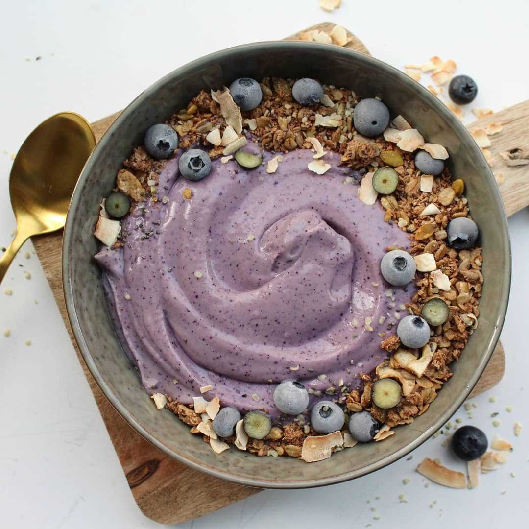 Smoothiebowl met blauwe bessen