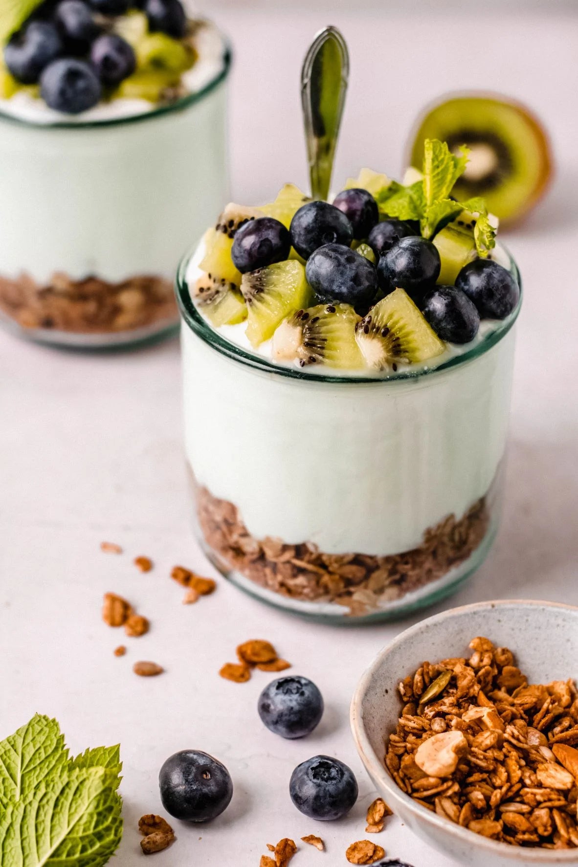 Kokosyoghurtparfait met kiwi en de Paleo Mix