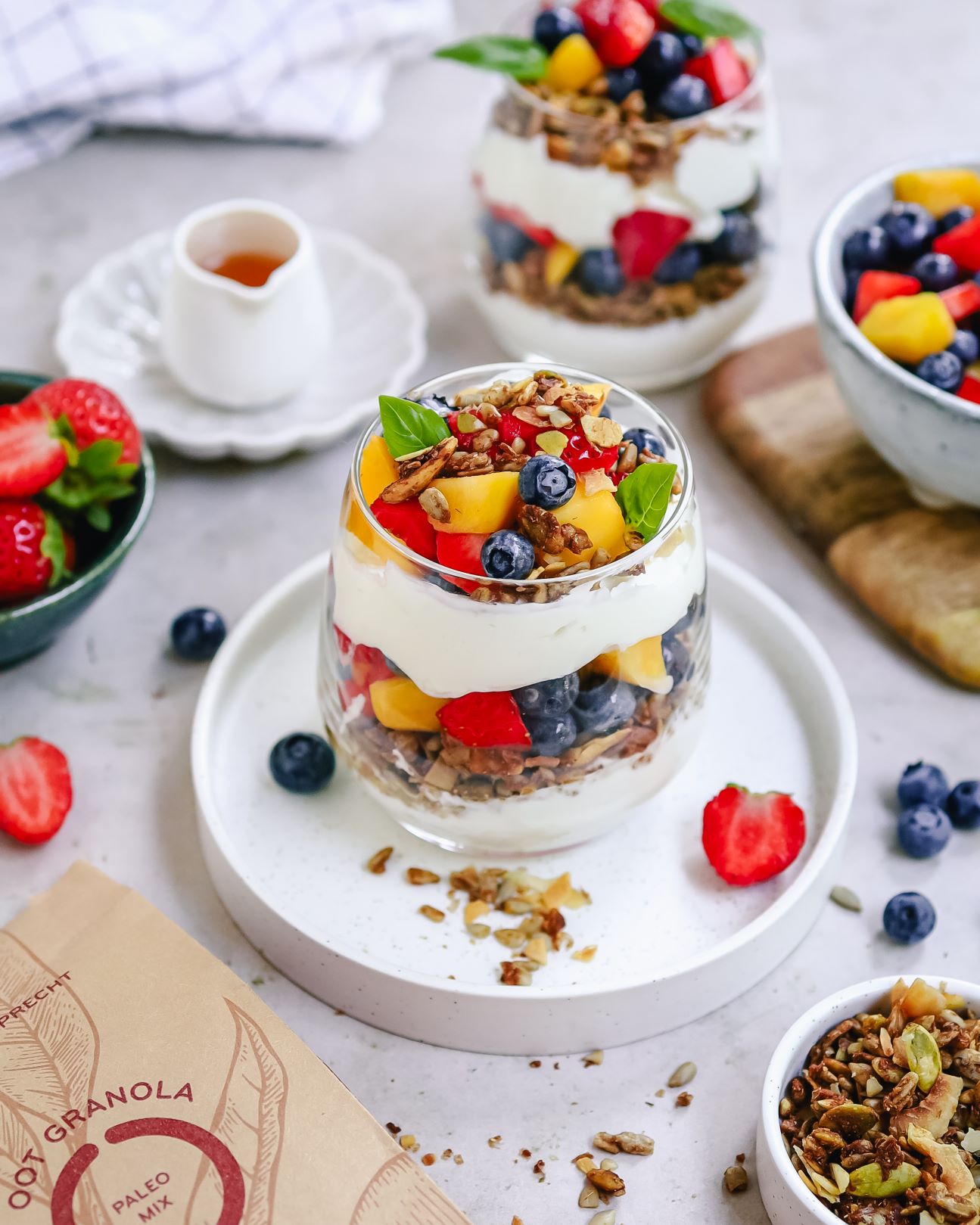 Yoghurtparfait met zomerfruit