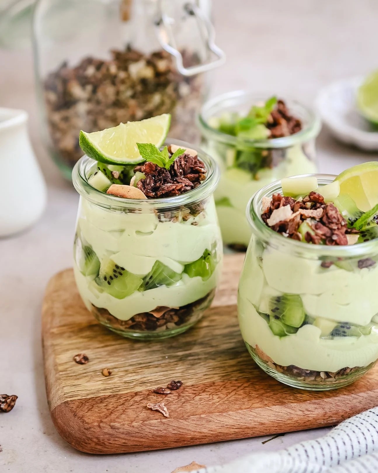 Avocado mousse met kiwi & Cacao Boekweit