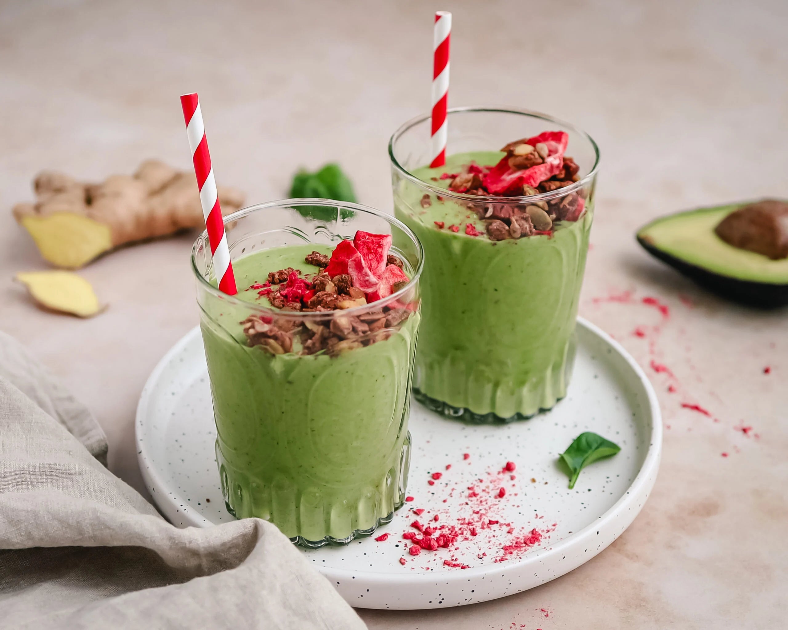 Peer-spinazie-smoothie met Keto Granola